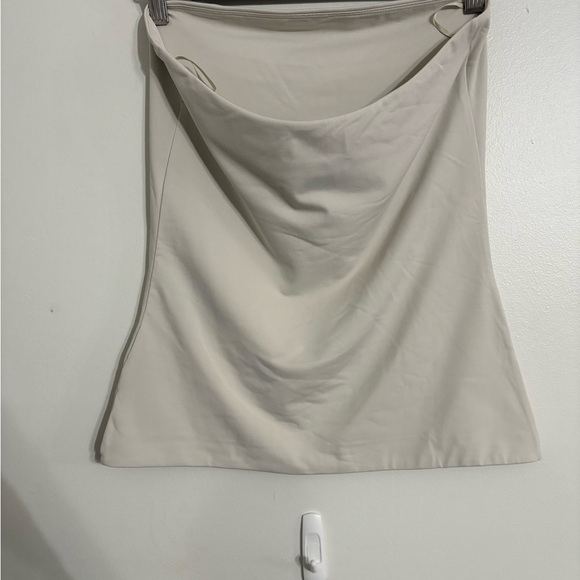 Aritzia contour square neck tube top matte pearl size large. NWOT - Picture 4 of 8